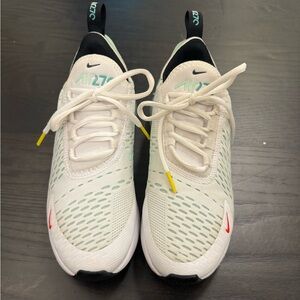 Nike women’s Airmax 270